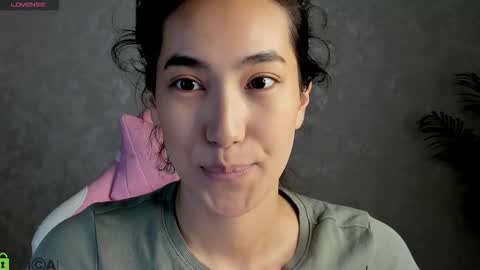 Aura online show from 11-21-25, 03:27