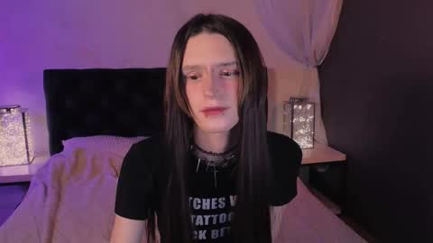 Snapshot of kira_long chatting on 01-18-26, 05:22 MADI online show from 01-18-26, 05:22