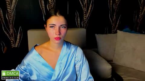 Snapshot of kira_moon_1 chatting on 10-18-25, 07:03 Kira online show from 10-18-25, 07:03