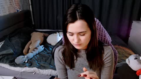 Snapshot of kira_yammy chatting on 01-21-25, 01:50 Kira follow me online show from 01-21-25, 01:50