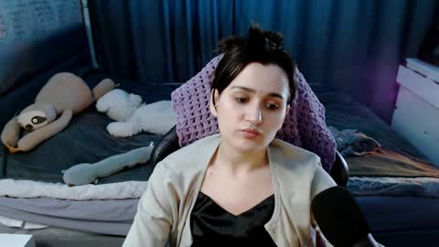 Snapshot of kira_yammy chatting on 02-02-25, 01:45 Kira follow me online show from 02-02-25, 01:45