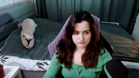 Snapshot of kira_yammy chatting on 03-08-25, 01:50 Kira follow me online show from 03-08-25, 01:50