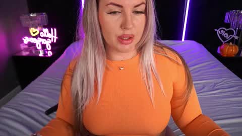 Kira online show from 11-08-25, 11:47