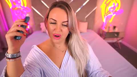 Kira online show from 11-10-25, 11:26