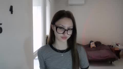 Snapshot of kirakittenn chatting on 10-18-25, 08:37 kirakittenn online show from 10-18-25, 08:37