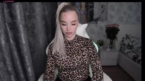 Snapshot of kirakrox chatting on 09-08-25, 05:23 kirakrox online show from 09-08-25, 05:23