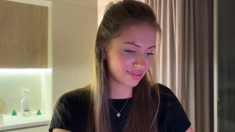 Snapshot of kiramystery chatting on 11-14-25, 04:28 Kira online show from 11-14-25, 04:28