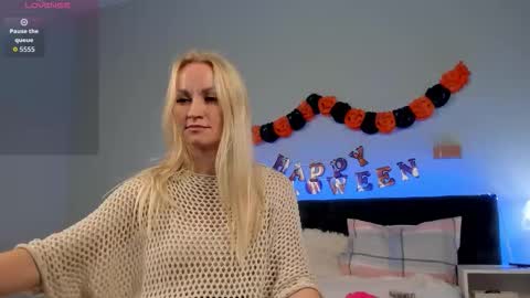 KiraSun online show from 10-30-25, 12:17