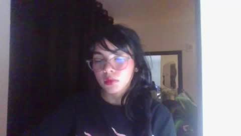 Snapshot of kiri_cute chatting on 02-14-25, 05:19 Kiri online show from 02-14-25, 05:19