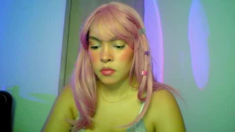 Snapshot of kiri_cute chatting on 09-19-25, 04:14 Kiri online show from 09-19-25, 04:14