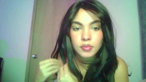 Snapshot of kiri_cute chatting on 10-14-25, 04:57 Kiri online show from 10-14-25, 04:57