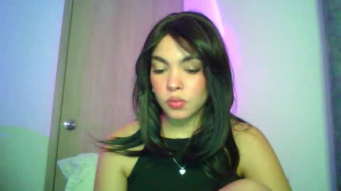 Snapshot of kiri_cute chatting on 11-09-25, 04:33 Kiri online show from 11-09-25, 04:33