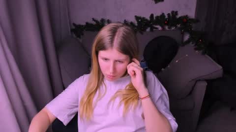 Kira online show from 12-14-24, 12:44