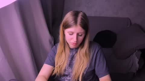 Kira online show from 02-09-25, 07:41