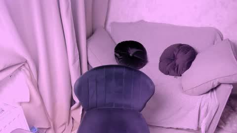 Kira online show from 02-25-25, 10:39