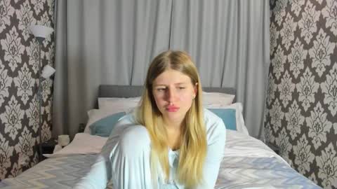 Kira online show from 10-06-25, 06:49