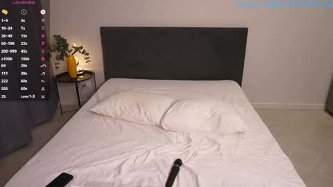 Kisa  20SALE online show from 11-18-25, 05:12