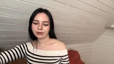 Snapshot of kishagabino chatting on 11-19-25, 09:42 Bett online show from 11-19-25, 09:42