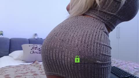 Snapshot of kissabella chatting on 01-06-25, 06:31 Alexandra online show from 01-06-25, 06:31