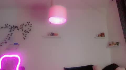 Kissah Kreampuff online show from 10-10-25, 03:49