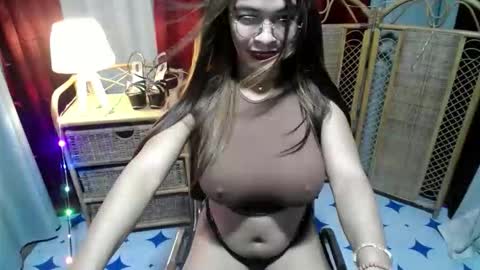 Snapshot of kisses_asian143 chatting on 02-14-26, 12:57 VICTORIA online show from 02-14-26, 12:57