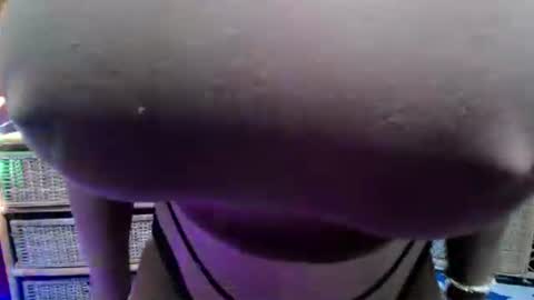 Snapshot of kisses_asian143 chatting on 02-24-26, 09:40 VICTORIA online show from 02-24-26, 09:40