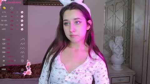 Hot Eva online show from 10-13-25, 04:34