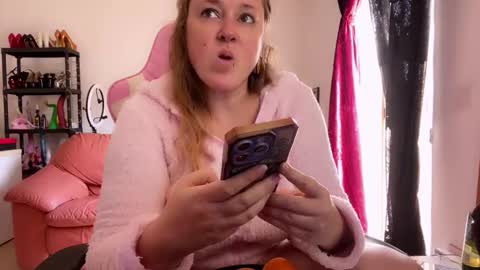 Snapshot of kissica chatting on 10-23-25, 10:58 kissica online show from 10-23-25, 10:58