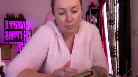 Snapshot of kissica chatting on 11-17-25, 01:39 kissica online show from 11-17-25, 01:39