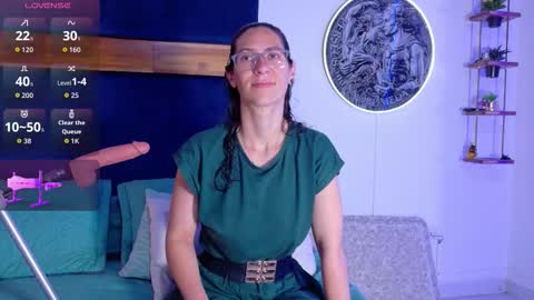 Kissing Company online show from 11-26-25, 04:13