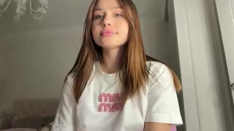 Snapshot of kisskeyy chatting on 10-01-25, 06:03 kisskeyy online show from 10-01-25, 06:03