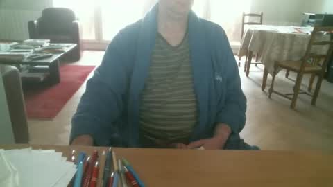 Snapshot of kisslog1 chatting on 11-02-25, 09:00 kisslog1 online show from 11-02-25, 09:00