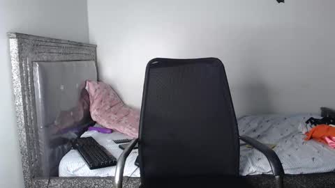 kisssmiles online show from 10-20-25, 05:13