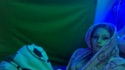 Snapshot of kitana6923 chatting on 01-15-26, 10:53 Kitana online show from 01-15-26, 10:53