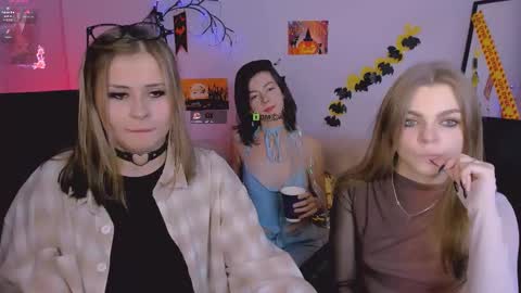 kitniss online show from 10-31-25, 09:49