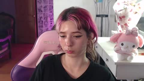 Snapshot of kitsunearineko chatting on 02-21-25, 02:28 Ari Keimiwrights online show from 02-21-25, 02:28