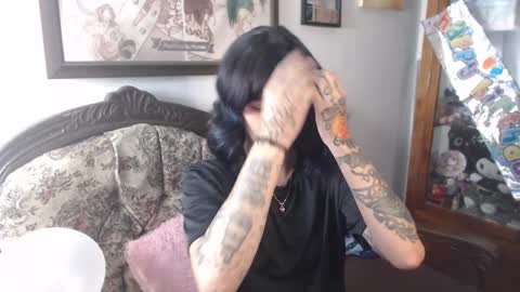 Snapshot of kitsunearineko chatting on 10-27-25, 03:43 Ari Keimiwrights online show from 10-27-25, 03:43