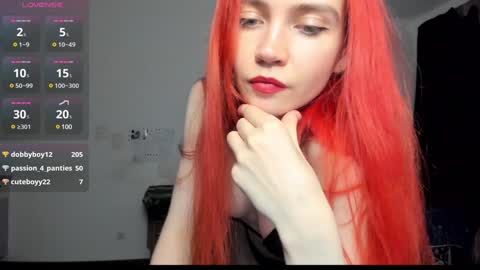 Snapshot of kitsunemoon chatting on 01-13-25, 10:35 Kitsune online show from 01-13-25, 10:35