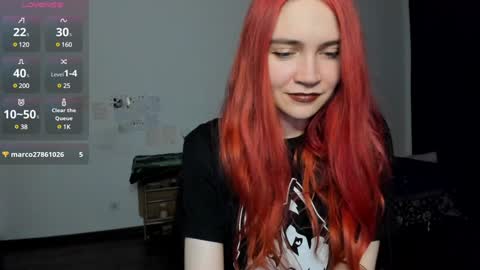 Snapshot of kitsunemoon chatting on 01-18-25, 11:22 Kitsune online show from 01-18-25, 11:22