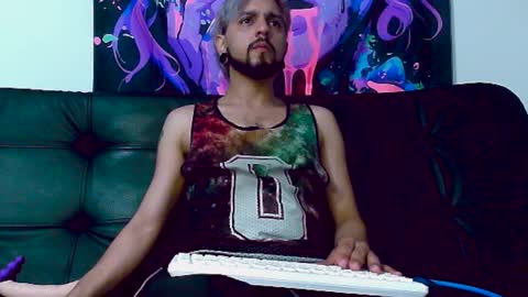 Snapshot of kitsuneshadow22 chatting on 09-10-25, 03:28 Alejandro online show from 09-10-25, 03:28