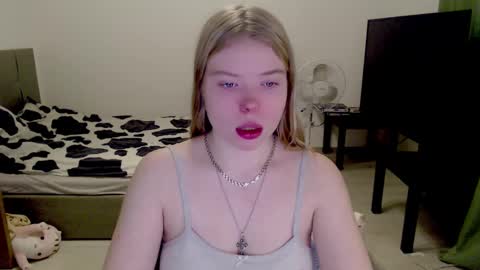 Jennyblonde and Emmabrunette online show from 12-09-24, 03:07
