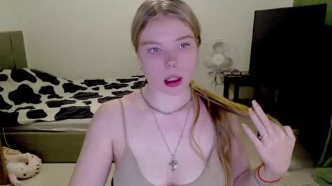 Jennyblonde and Emmabrunette online show from 12-12-24, 07:04