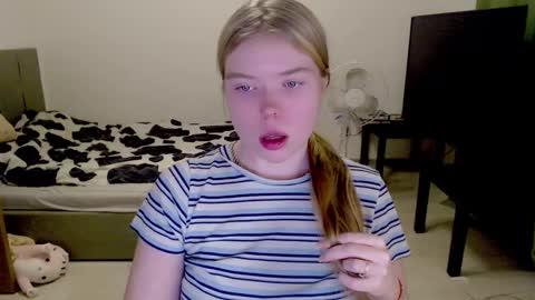 Jennyblonde and Emmabrunette online show from 12-15-24, 01:13