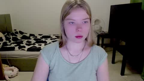 Jennyblonde and Emmabrunette online show from 12-16-24, 07:26
