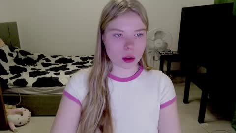 Jennyblonde and Emmabrunette online show from 12-17-24, 02:22
