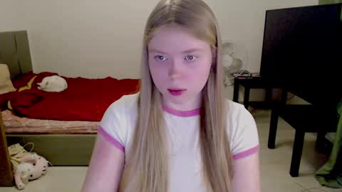 Jennyblonde and Emmabrunette online show from 02-05-25, 08:35
