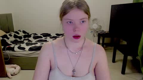 Jennyblonde and Emmabrunette online show from 03-01-25, 11:47