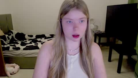 Jennyblonde and Emmabrunette online show from 03-08-25, 01:50