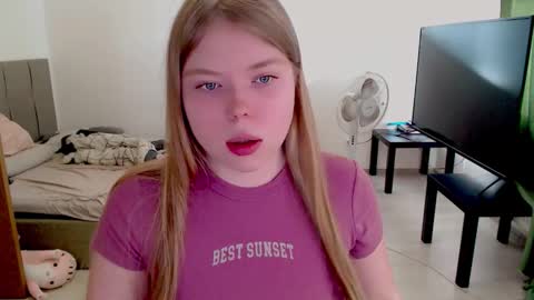 Jennyblonde and Emmabrunette online show from 09-28-25, 12:10
