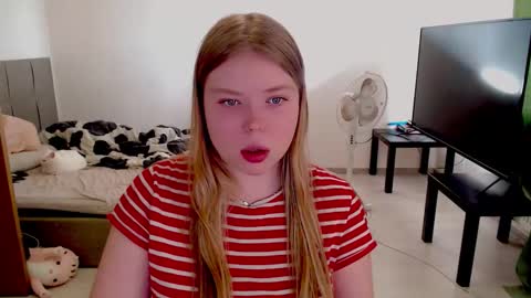 Jennyblonde and Emmabrunette online show from 10-02-25, 12:01